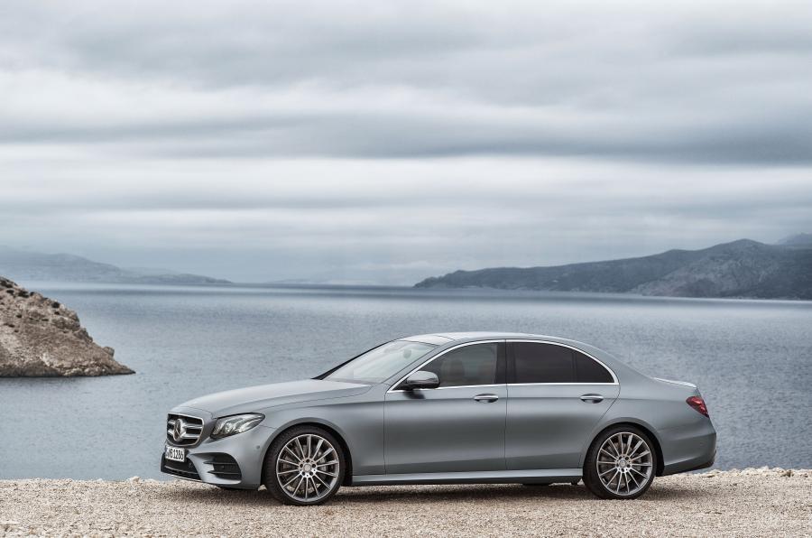  Mercedes-Benz E400 4Matic AMG Line 2016 года  (фото 14 из 29)